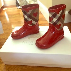 Girls Burberry Red heart Check Rainboots Sz 11
